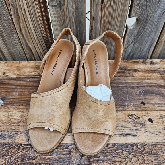 Lucky Brand Tan Peep-Toe Slingback Wedge Heels Size  6 - Picture 4 of 16